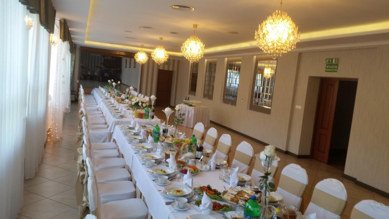 Hotel Gosciniec ววอตซวาเวก ภายนอก รูปภาพ